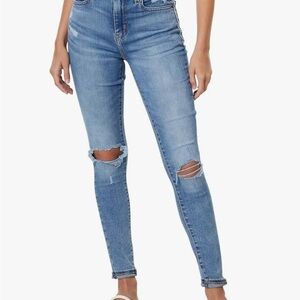 Levi's Women's Light Blue Ripped Skinny Jeans